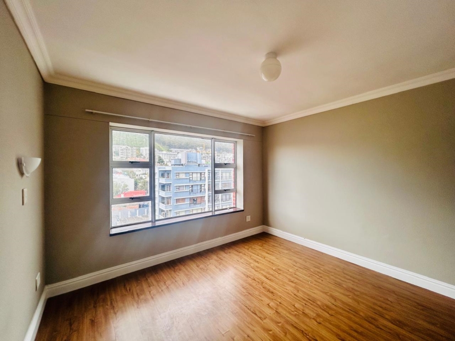 2 Bedroom Property for Sale in Sea Point Western Cape